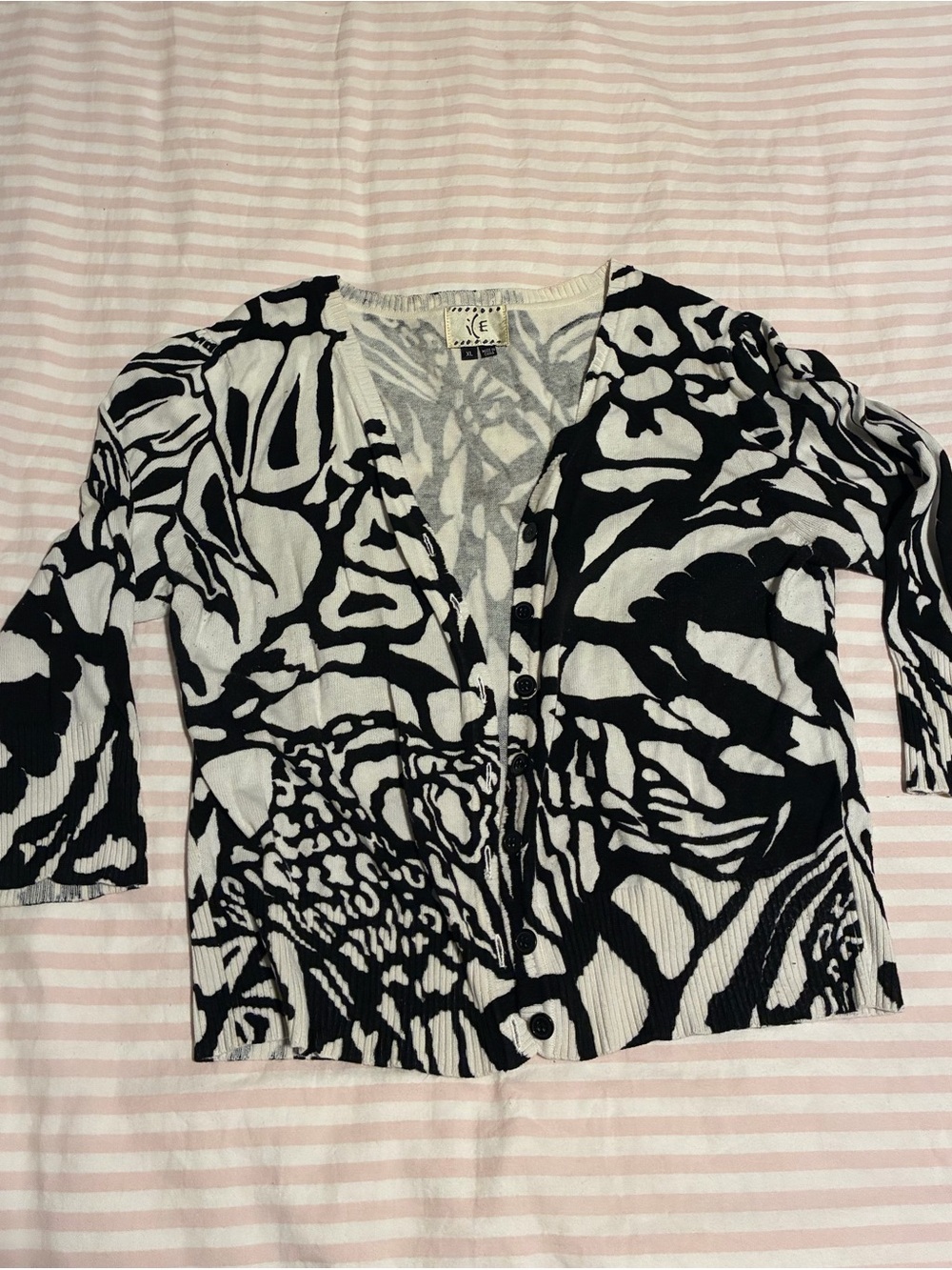 Ice Black and White Abstract-Pattern Cardigan